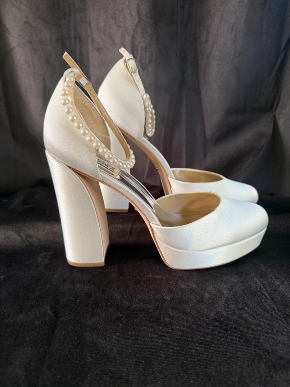 Badgley Mischka Women's Felixa 11 M Wedding Platform Pearl-Satin Pumps - Picture 4 of 10